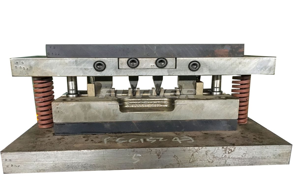 Molde de extrusión de bisagra a tope
