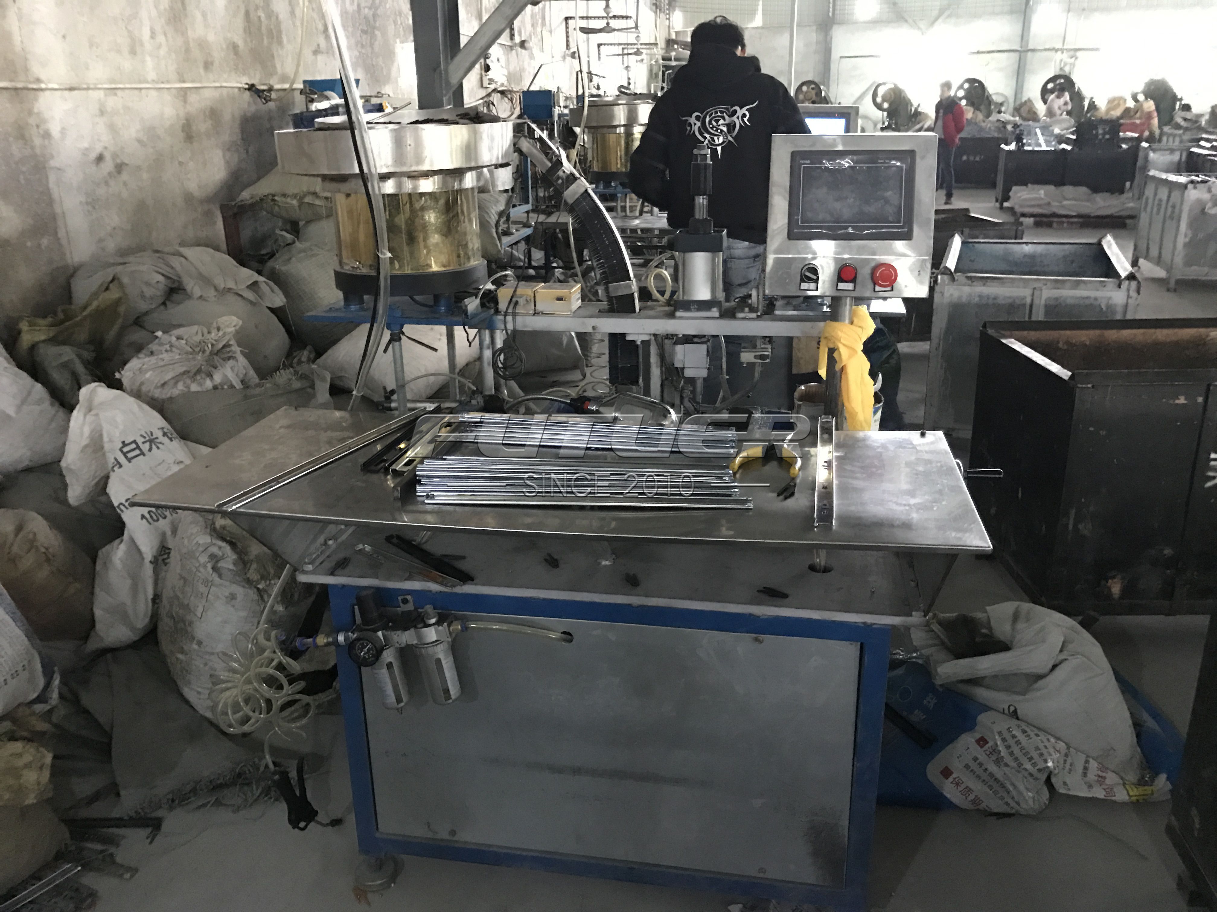 nail_riveting_machine_(2).jpg
