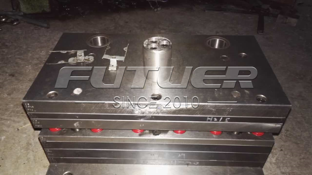 Mold and Machine 2-----Egypt hinge 1