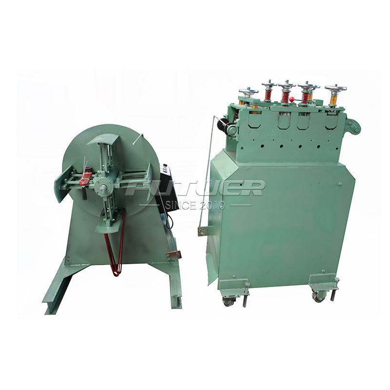 Straightening feeder