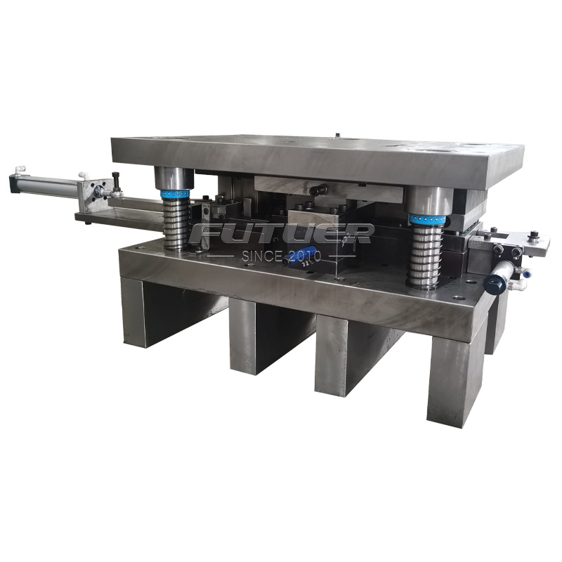 Molde automático de bisagras planas