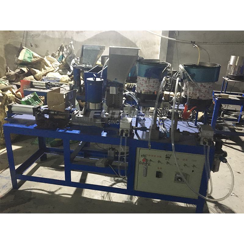 Automatic-hinge-assembly-machine--6.jpg