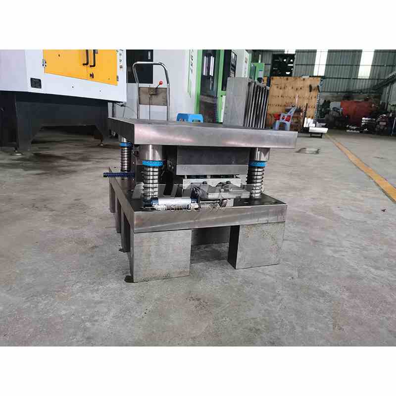 Automatic-Mold-3.jpg