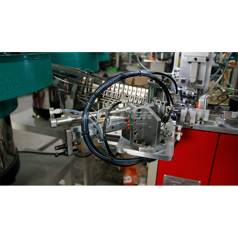 Automatic-U-nail-machine5.jpg