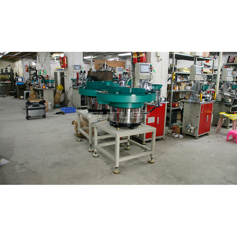 Automatic-U-nail-machine8.jpg
