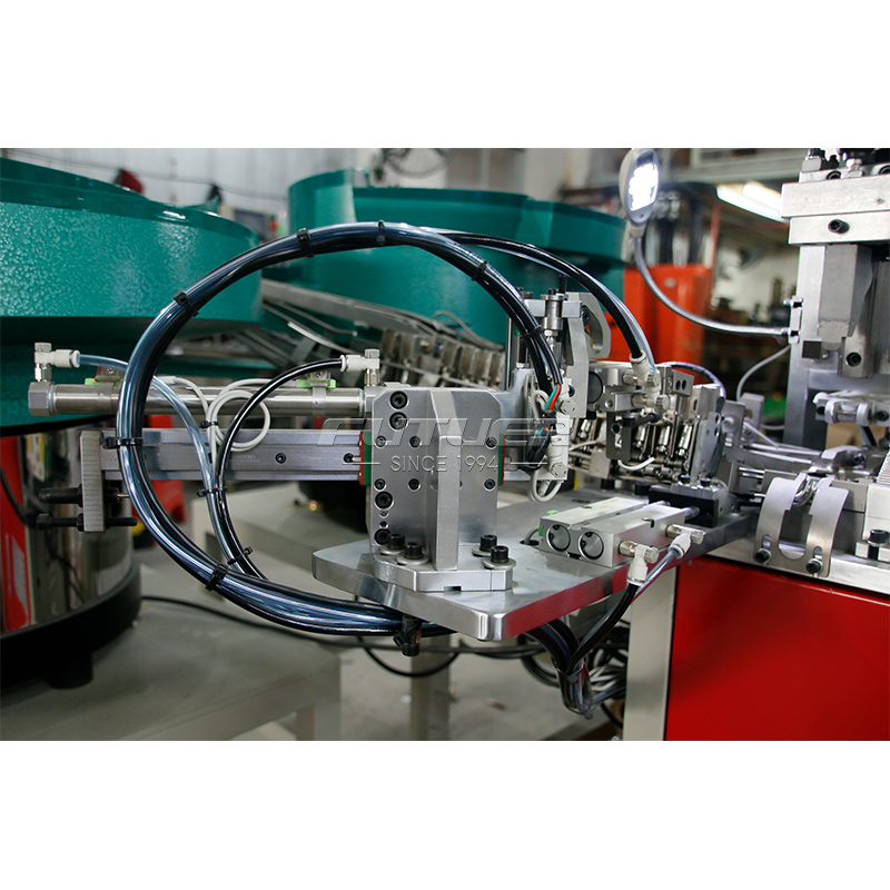 Automatic-U-nail-machine9.jpg
