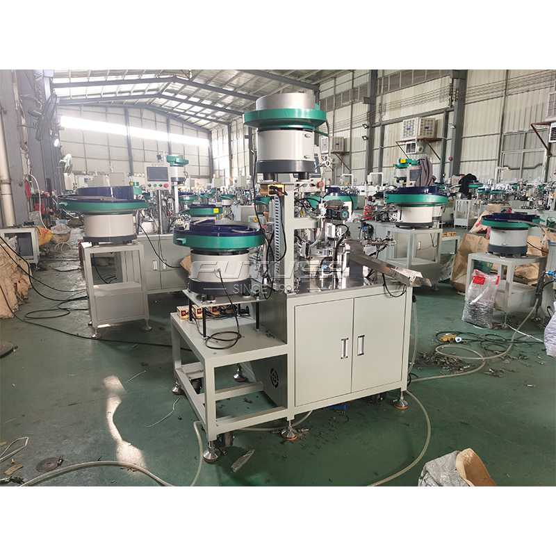 Cabinet-hinge-assembly-machine-2.jpg