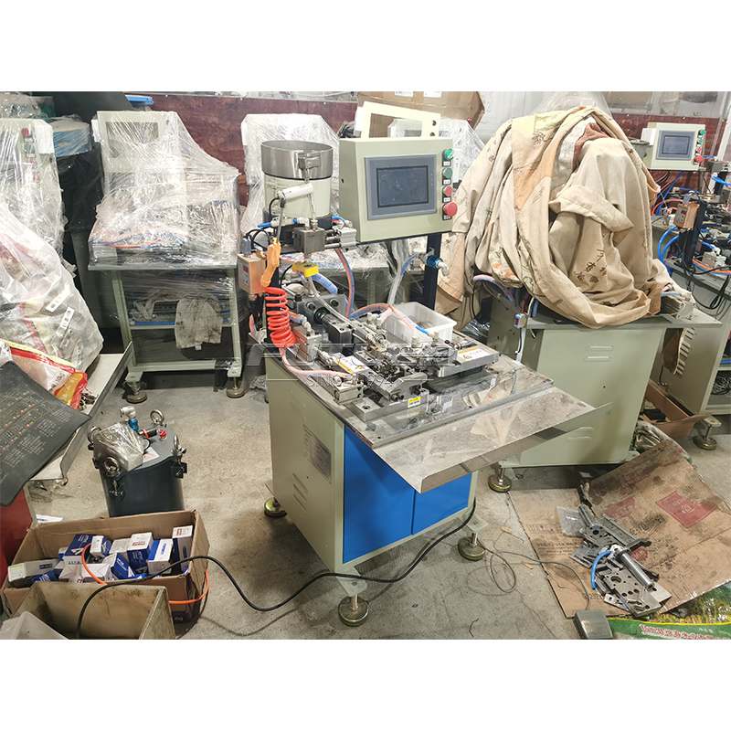 Compression-spring-nailing-machine-1.jpg