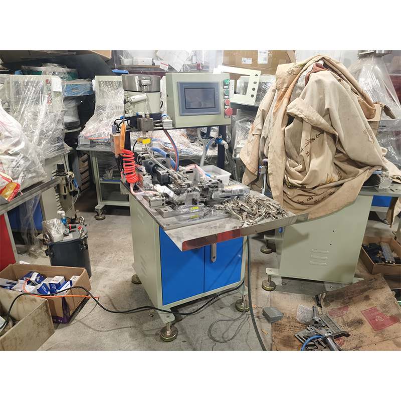 Compression-spring-nailing-machine-4.jpg