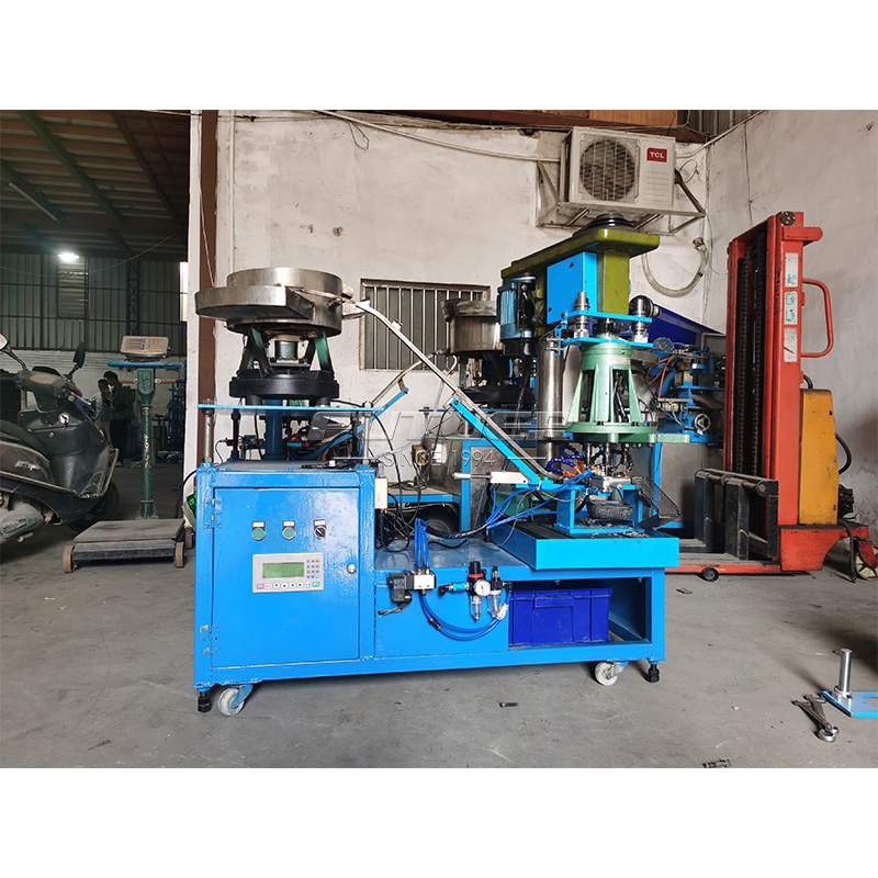 Hinge-Automatic-Tapping-Machine-4.jpg