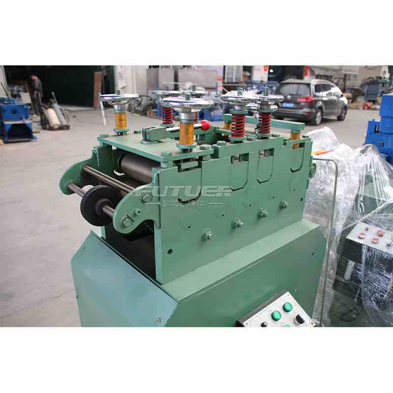 machine-for-metal-sheet-straightening-4.jpg
