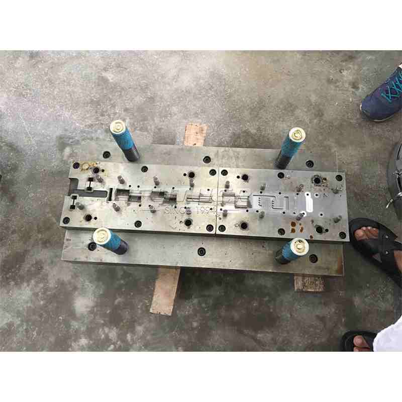 mould-stamping-4.jpg
