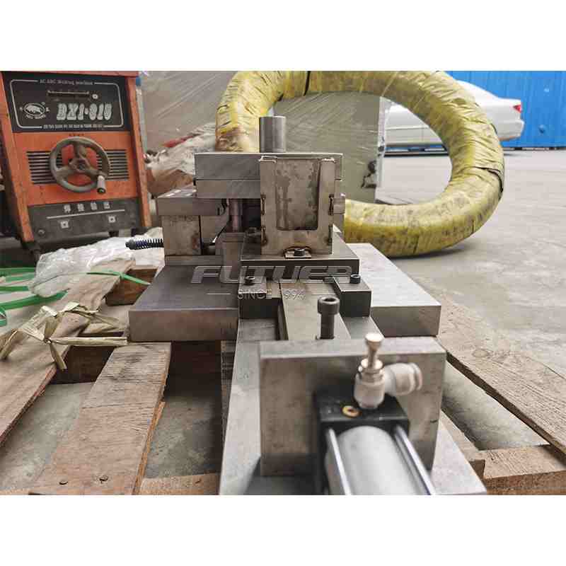 Processing-Hinge-Molds-4.jpg