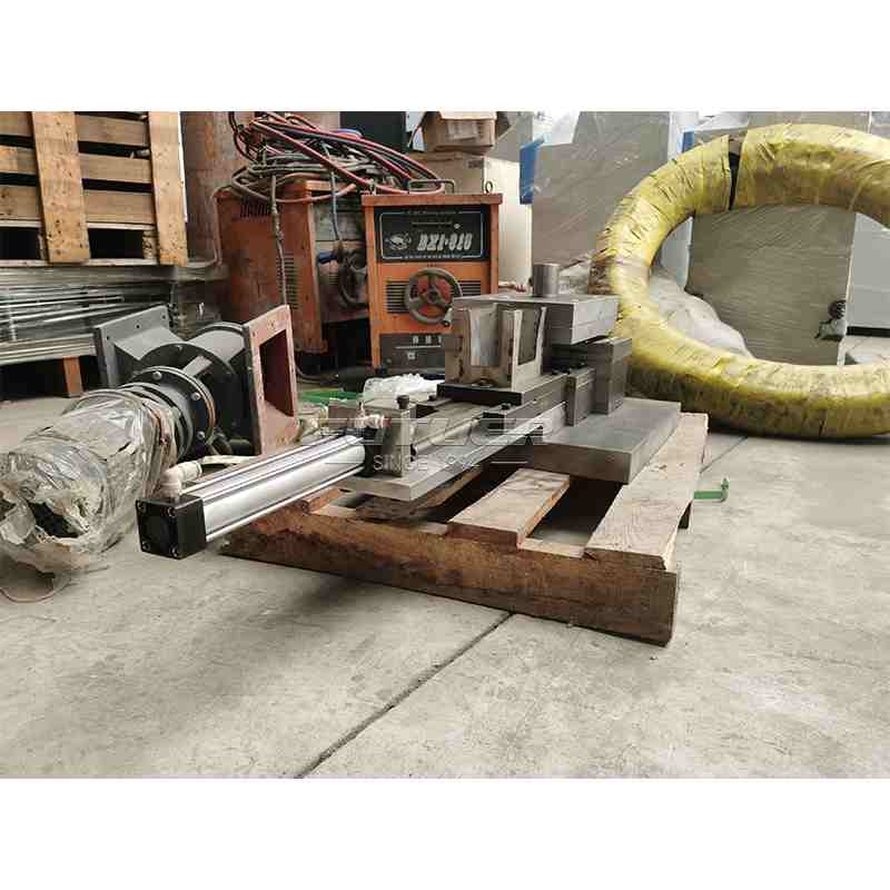 Processing-Hinge-Molds-6.jpg