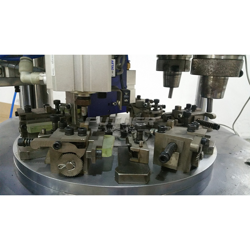 Riveting-machine-3.jpg