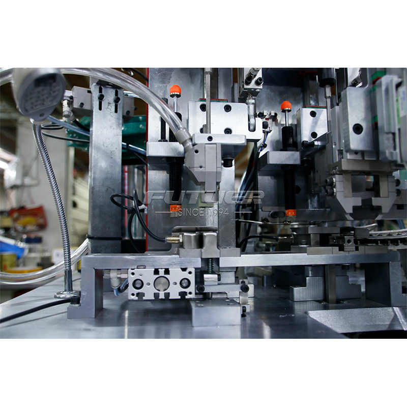 Semi-automatic-screw-machine-6.jpg
