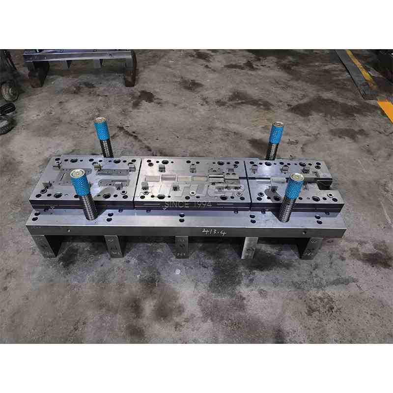 Stainless-Steel-Stamping-Hinge-Processing-Mold-2.jpg