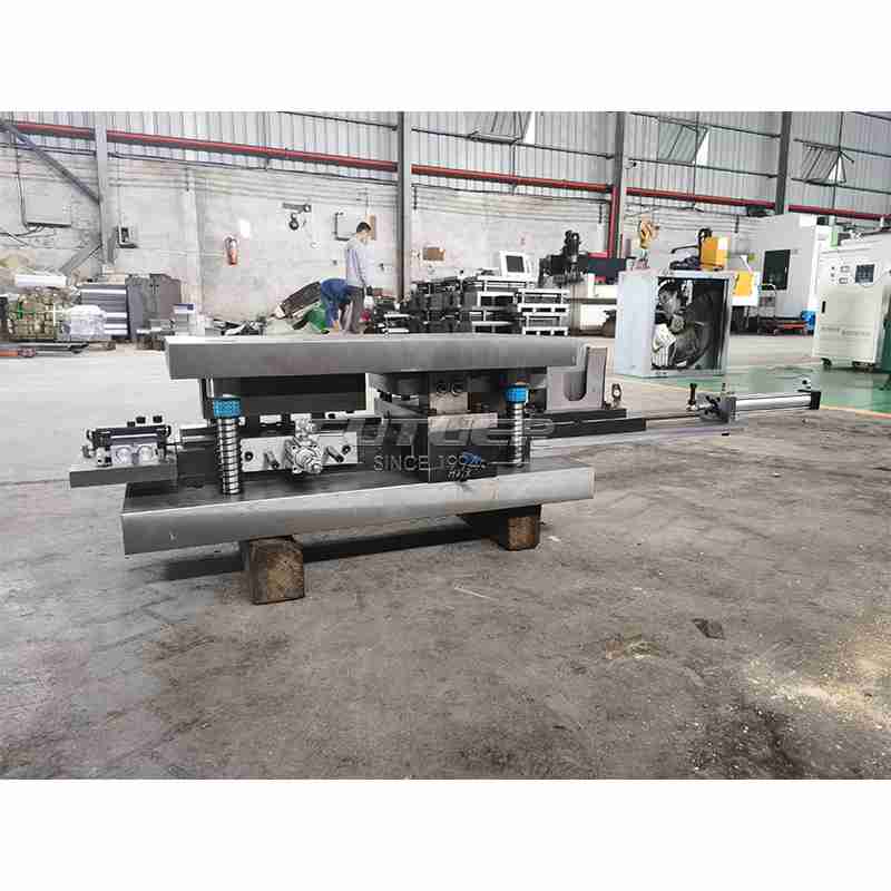 Stamping-Mould-for-Hinge-6.jpg
