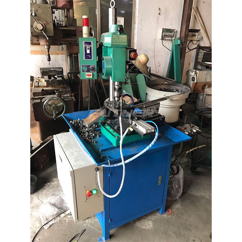 Tapping-machine-2.jpg