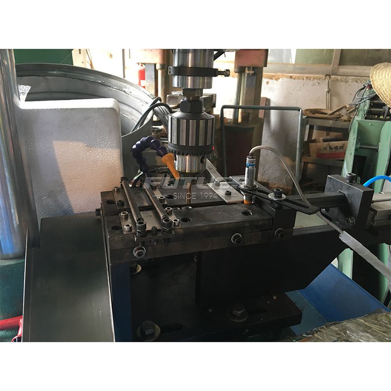 Tapping-machine-4.jpg