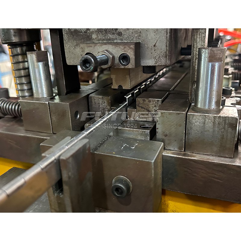 Piano-hinge-machine-1.jpg
